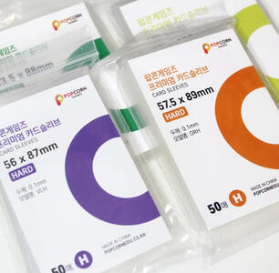 Los sleeves mas conocidos y seguros para el cuidad tus photocards, contamos con dos medidas: 56x87mm morado 57.5x89mm naranjo